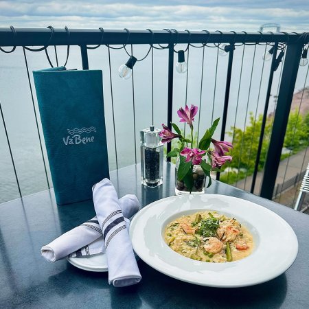 Va Bene Instagram Photo: Our ✨ NEW ✨ Lemon Shrimp Risotto! Wild-caught shrimp with asparagus, broccoli, and peas in our creamy citrus risotto. It’s shrimply irresistible 🍤