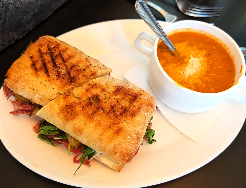 Prosciutto e Pera Panini